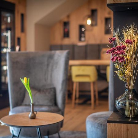 גרגצונה Hotel Christine מראה חיצוני תמונה