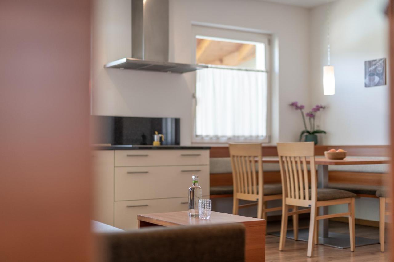 גרגצונה Hotel Christine מראה חיצוני תמונה