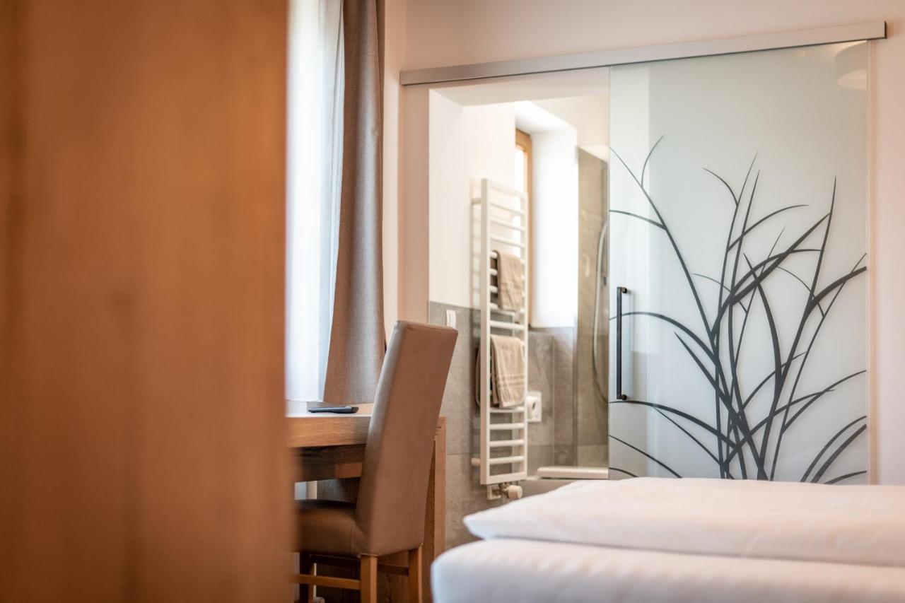 גרגצונה Hotel Christine מראה חיצוני תמונה