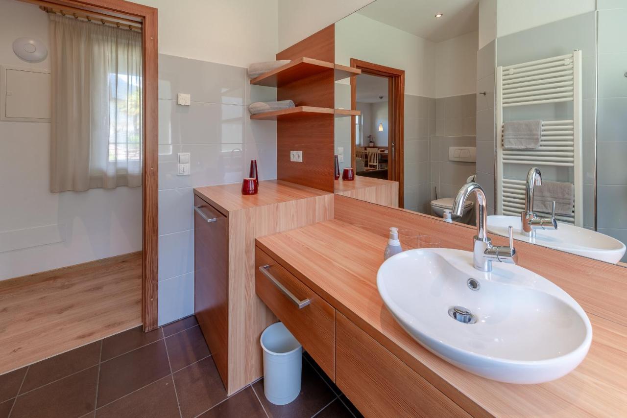 גרגצונה Hotel Christine מראה חיצוני תמונה